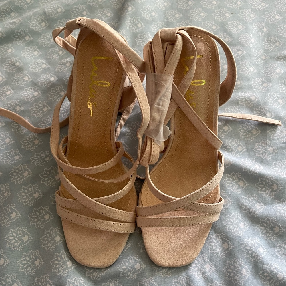 Lulus tie up heels 💖